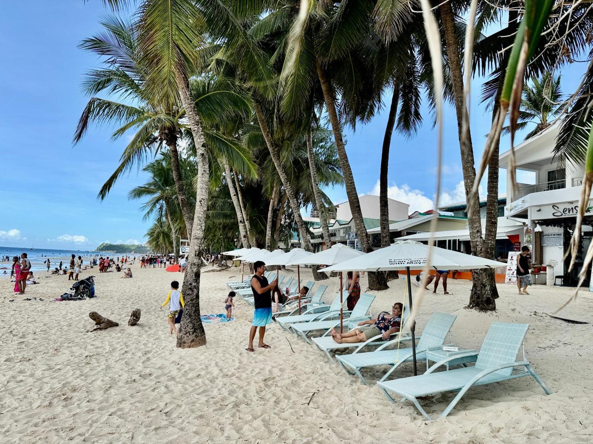 Calypso Beach And Dive Resort Manoc-Manoc Exterior photo