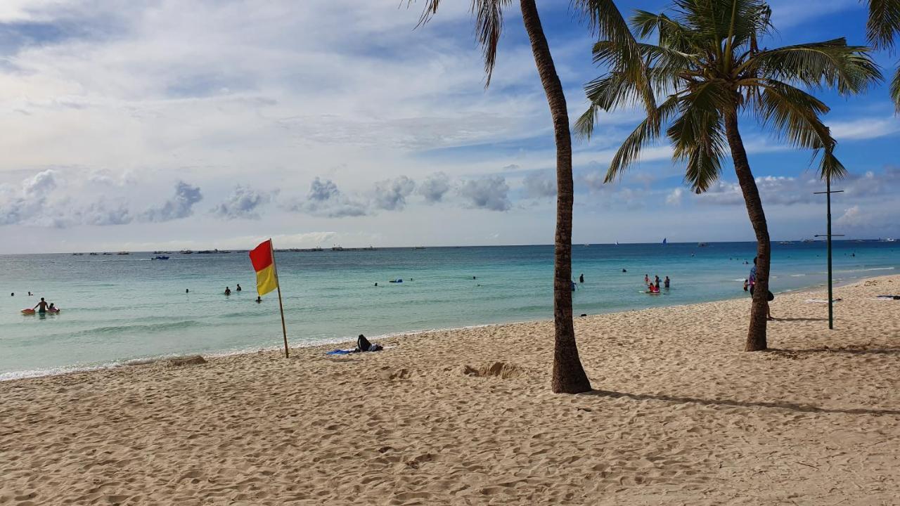 Calypso Beach And Dive Resort Manoc-Manoc Exterior photo